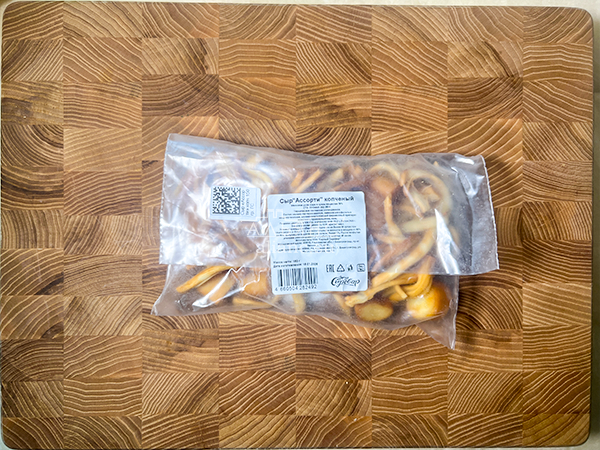 Сыр 150 гр ГОРНЫЙ СЫРОВАР (Ассорти копчёный) в Уссурийске