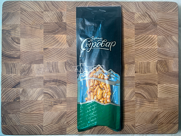 Сыр 60 гр ГОРНЫЙ СЫРОВАР (Бочонок копчёный с аджикой) в Уссурийске