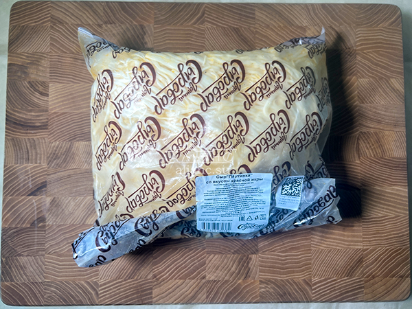 Сыр 1 кг ГОРНЫЙ СЫРОВАР (Паутинка со вкусом красной икры) в Уссурийске